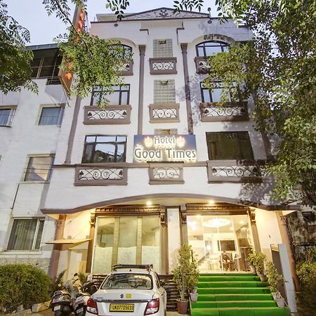 Hotel Good Times Near Ganga Ram Hospital And Karol Bagh Metro 델리 외부 사진
