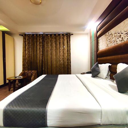 Hotel Good Times Near Ganga Ram Hospital And Karol Bagh Metro 델리 외부 사진