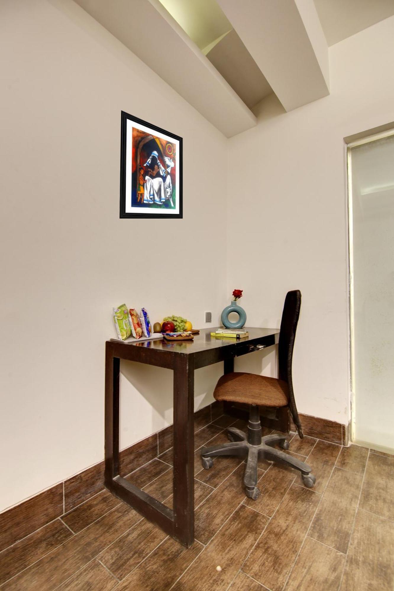 Hotel Good Times Near Ganga Ram Hospital And Karol Bagh Metro 델리 외부 사진