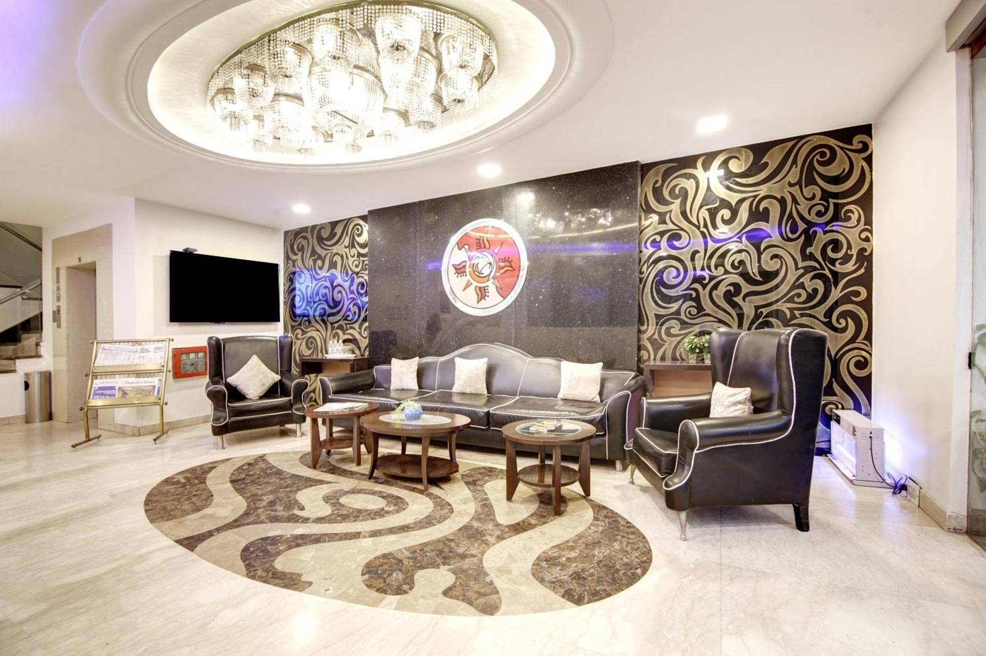 Hotel Good Times Near Ganga Ram Hospital And Karol Bagh Metro 델리 외부 사진