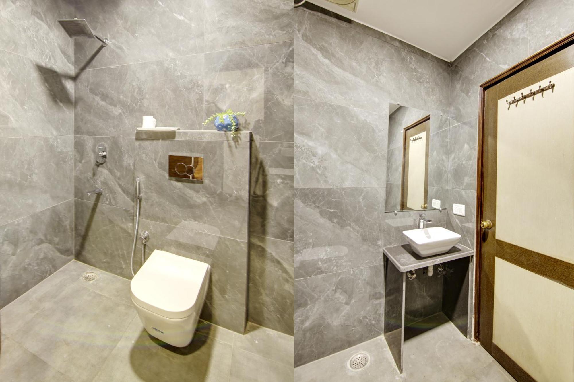 Hotel Good Times Near Ganga Ram Hospital And Karol Bagh Metro 델리 외부 사진