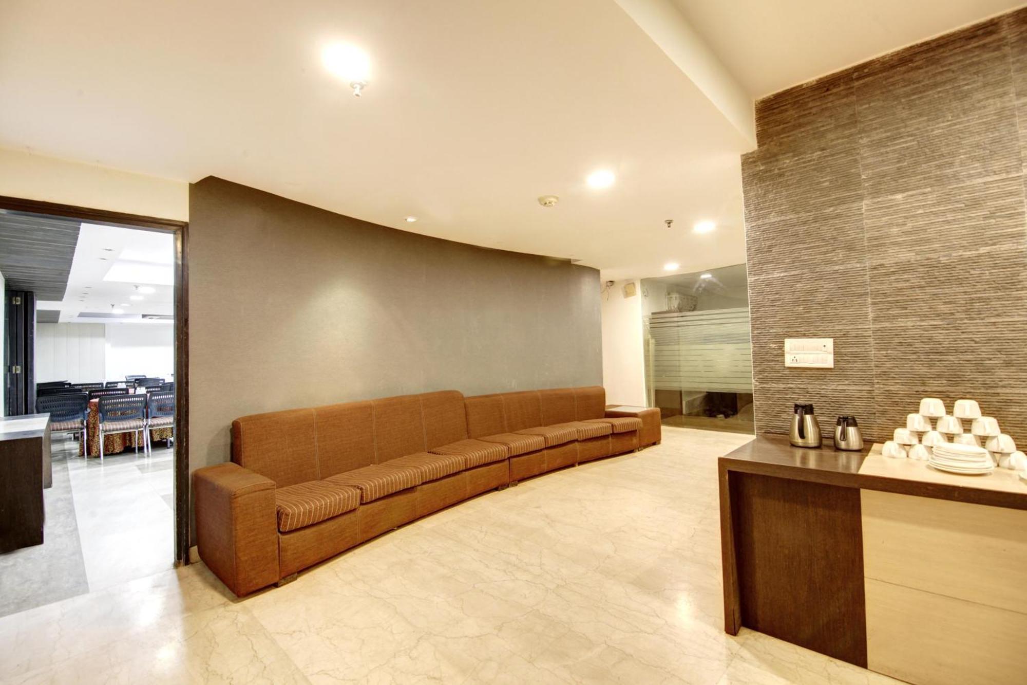 Hotel Good Times Near Ganga Ram Hospital And Karol Bagh Metro 델리 외부 사진